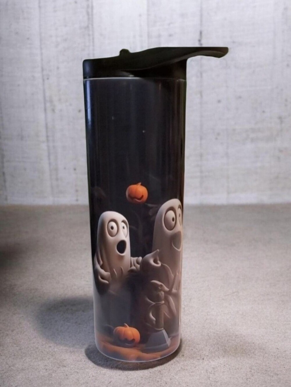 Scared Ghosts 20oz Tumbler with duo lids 🎉sale